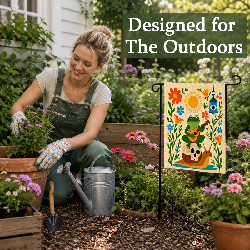 Stay Weird Garden Flag – Funny Frog & Snail Outdoor Yard Decor
