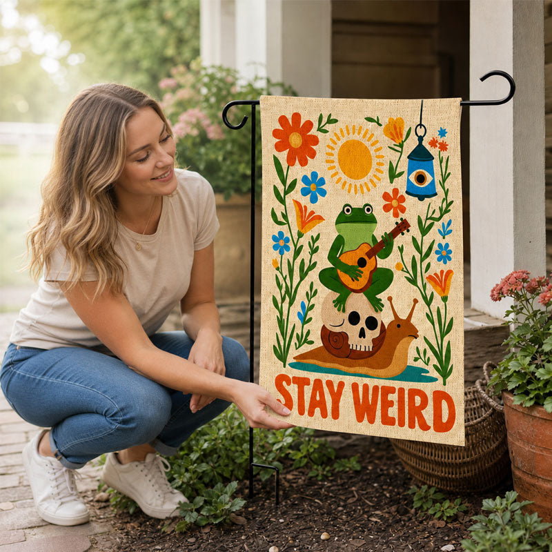 Stay Weird Garden Flag – Funny Frog & Snail Outdoor Yard Decor