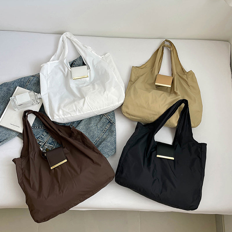 👜✨ Nyckelringsväskan