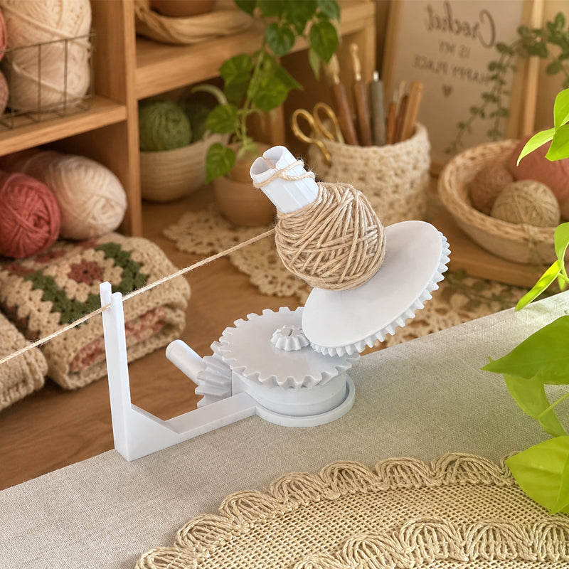 Manual Yarn Winder for Crochet & Knitting – Hand-Crank Yarn Ball Winder for Center-Pull Cakes, Craft Room Organization & Yarn Storage